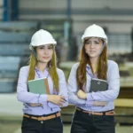 Personal laborando Con Blasting Experts