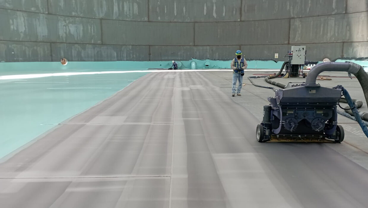 Granallado de  ocho Tanques  de almacenamiento en OTM  con sistema FasterBlaster